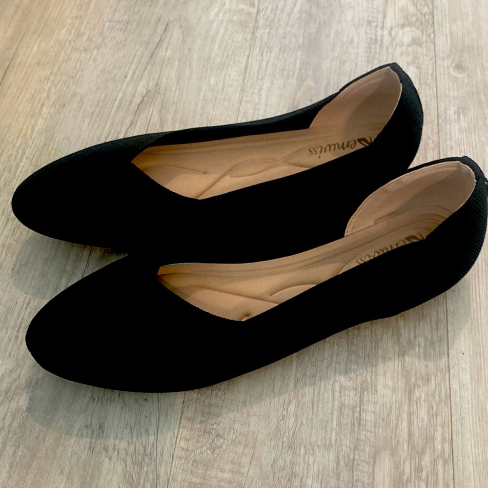 Black Ballet Flat shoe with cushioning